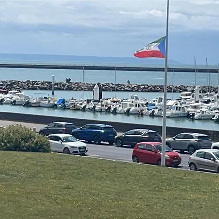 Front De Avec Vue Sur Le Port Le Havre